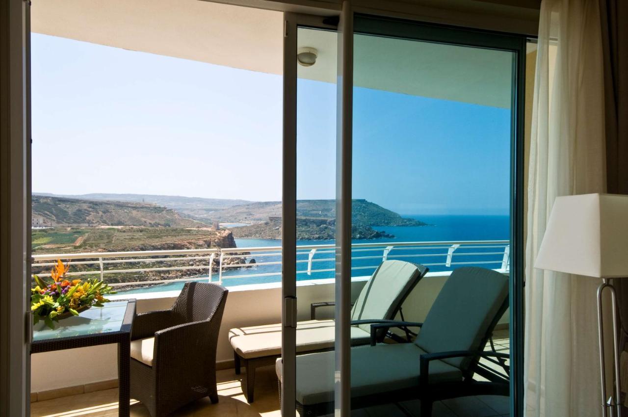 Radisson Blu Resort & Spa, Malta Golden Sands Mellieħa Esterno foto A sliding door