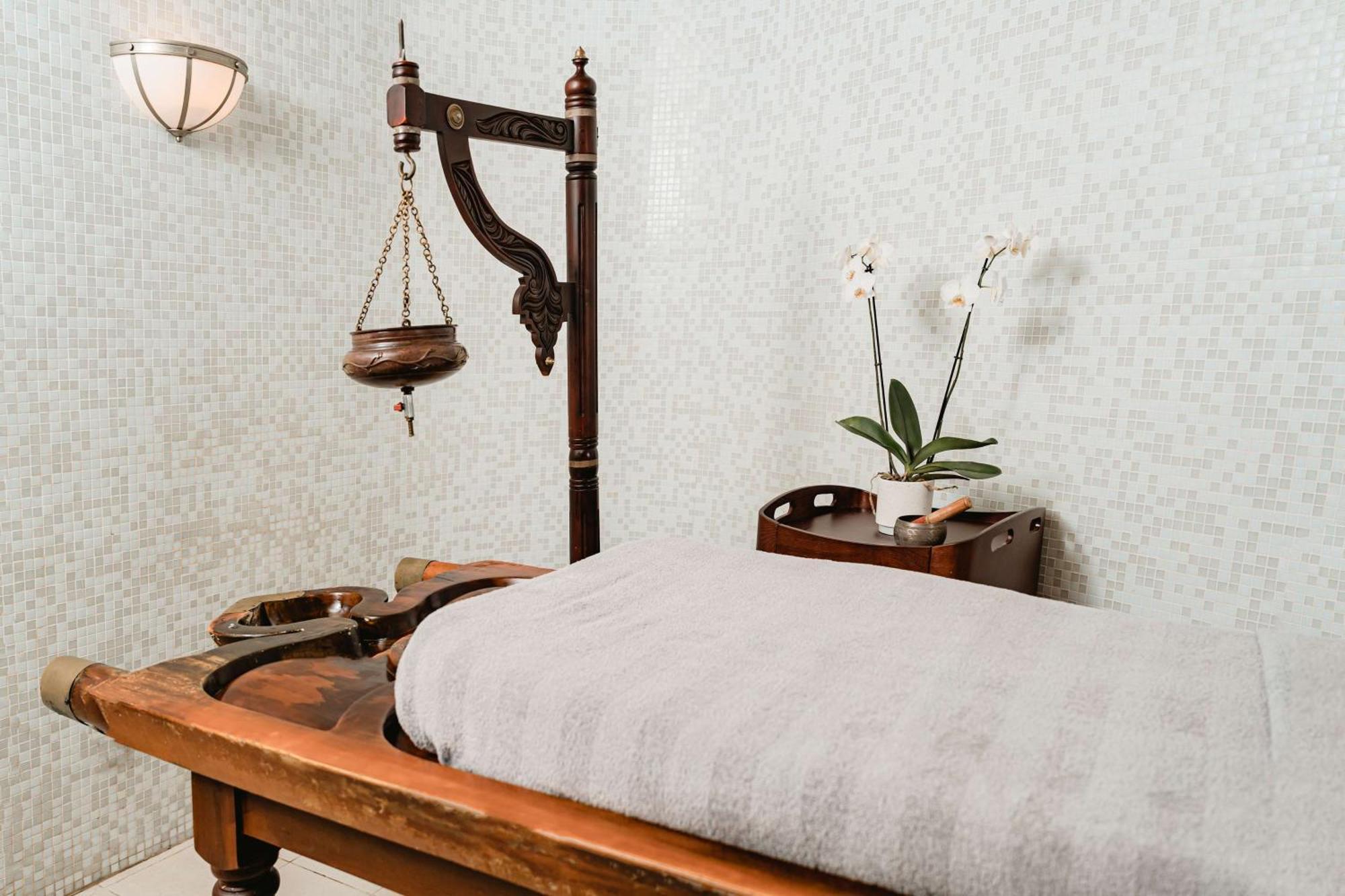 Radisson Blu Resort & Spa, Malta Golden Sands Mellieħa Esterno foto Ayurvedic massage table