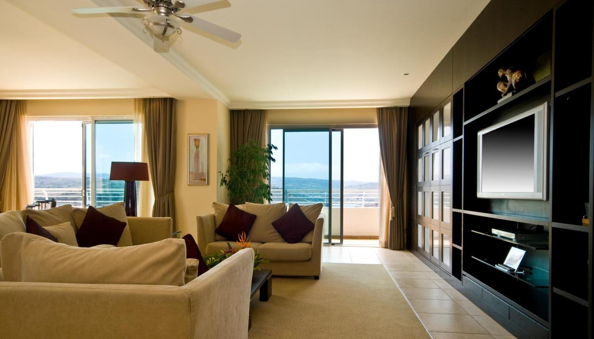 Radisson Blu Resort & Spa, Malta Golden Sands Mellieħa Camera foto A living room