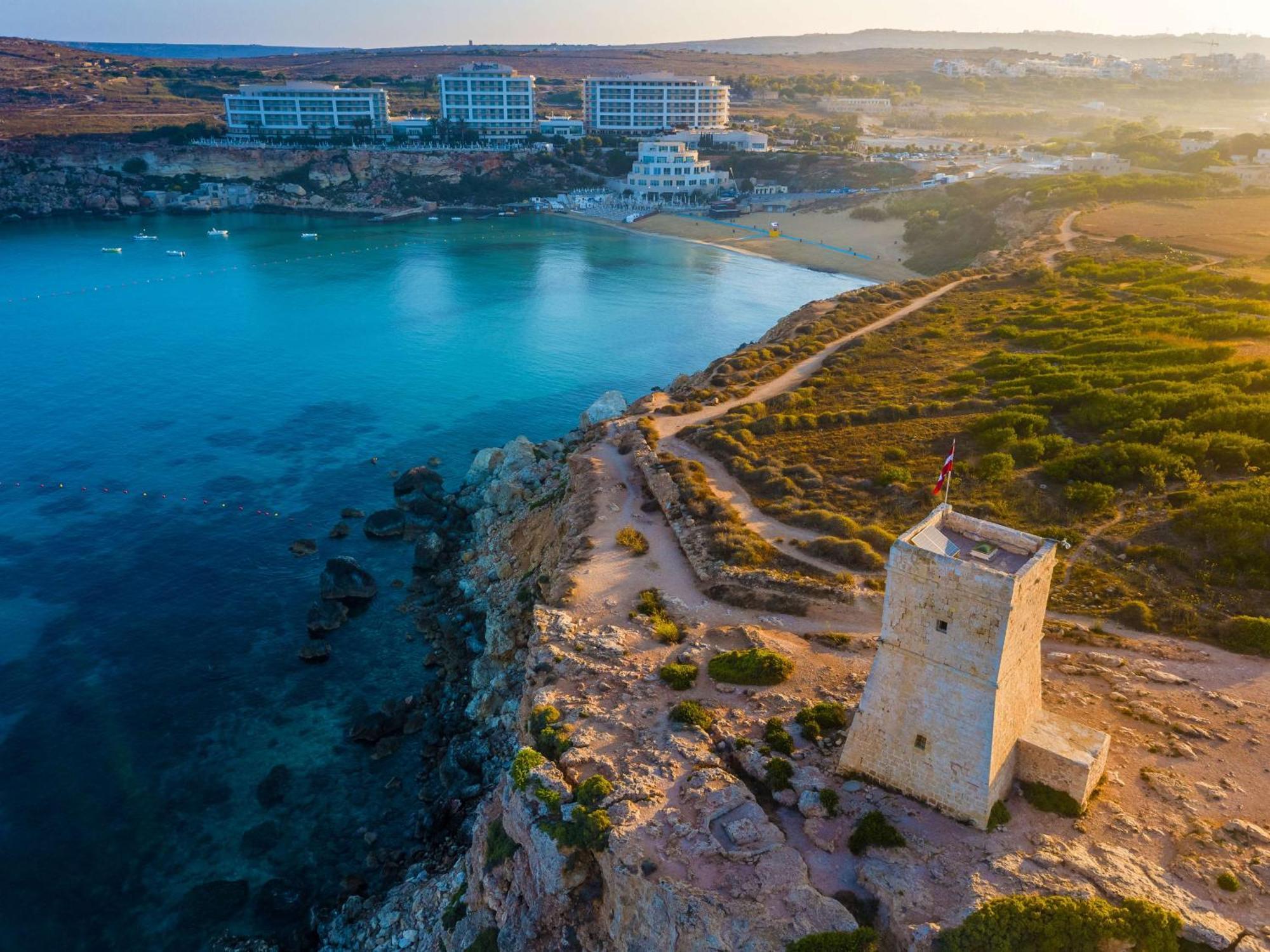 Radisson Blu Resort & Spa, Malta Golden Sands Mellieħa Esterno foto Aerial view of St Lucian's Tower